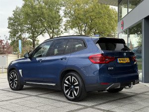 BMW iX3 74 kWh 210kW