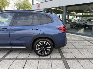 BMW iX3 74 kWh 210kW