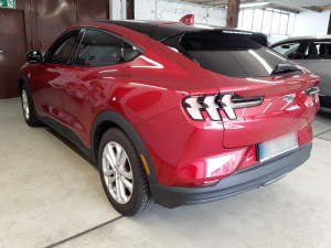 Ford Mustang Mach-E 99 kWh 216kW