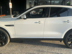 Jaguar F-Pace R-Dynamic HSE 3.0d 221kW