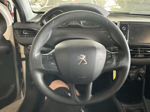 Peugeot 208 Signature 1.2i 61kW