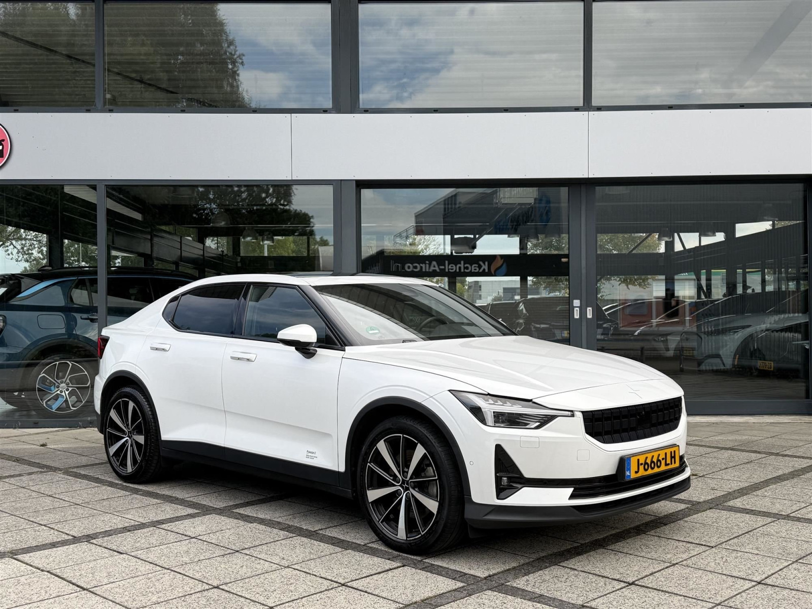 Polestar 2 Launch 79 kWh 300kW