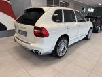 Porsche Cayenne Turbo S 4.8 404kW