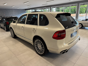 Porsche Cayenne Turbo S 4.8 404kW