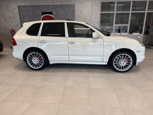 Porsche Cayenne Turbo S 4.8 404kW