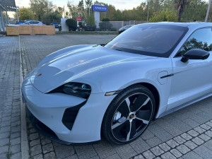Porsche Taycan 93 kWh 380kW