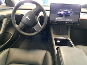 Tesla Model 3 75 kWh 324kW
