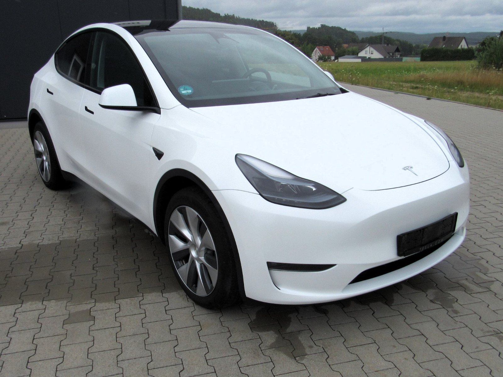 Tesla Model Y 75 kWh 378kW