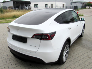 Tesla Model Y 75 kWh 378kW