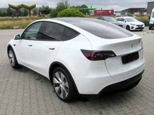 Tesla Model Y 75 kWh 378kW