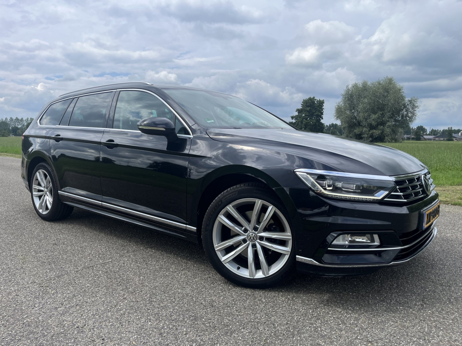 Volkswagen Passat Highline business R 2.0 TDI 110kW