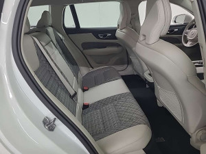 Volvo V60 Momentum Pro T4 140kW