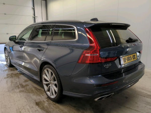 Volvo V60 Momentum Pro T4 140kW