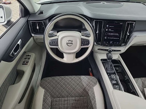 Volvo V60 Momentum Pro T4 140kW