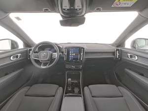 Volvo XC40 Core 170kW