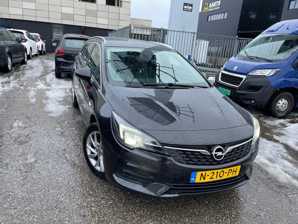 Opel Astra Business Elegance 1.2 81kW