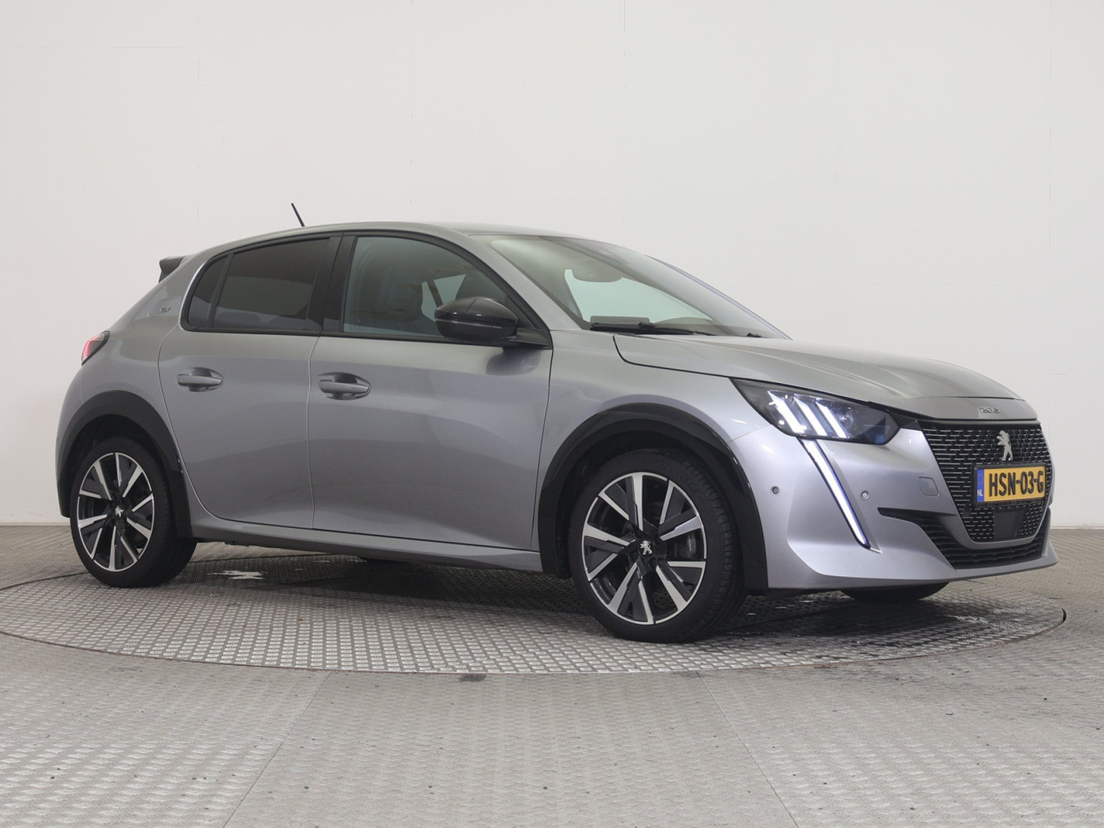 Peugeot 208 Allure 1.2i 96kW