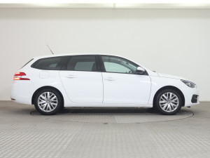 Peugeot 308 1.2i 82kW