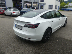 Tesla Model 3 82 kWh 377kW