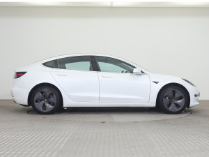 Tesla Model 3 60 kWh 239kW