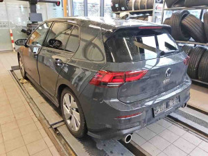 Volkswagen Golf 2.0 TSI 180kW
